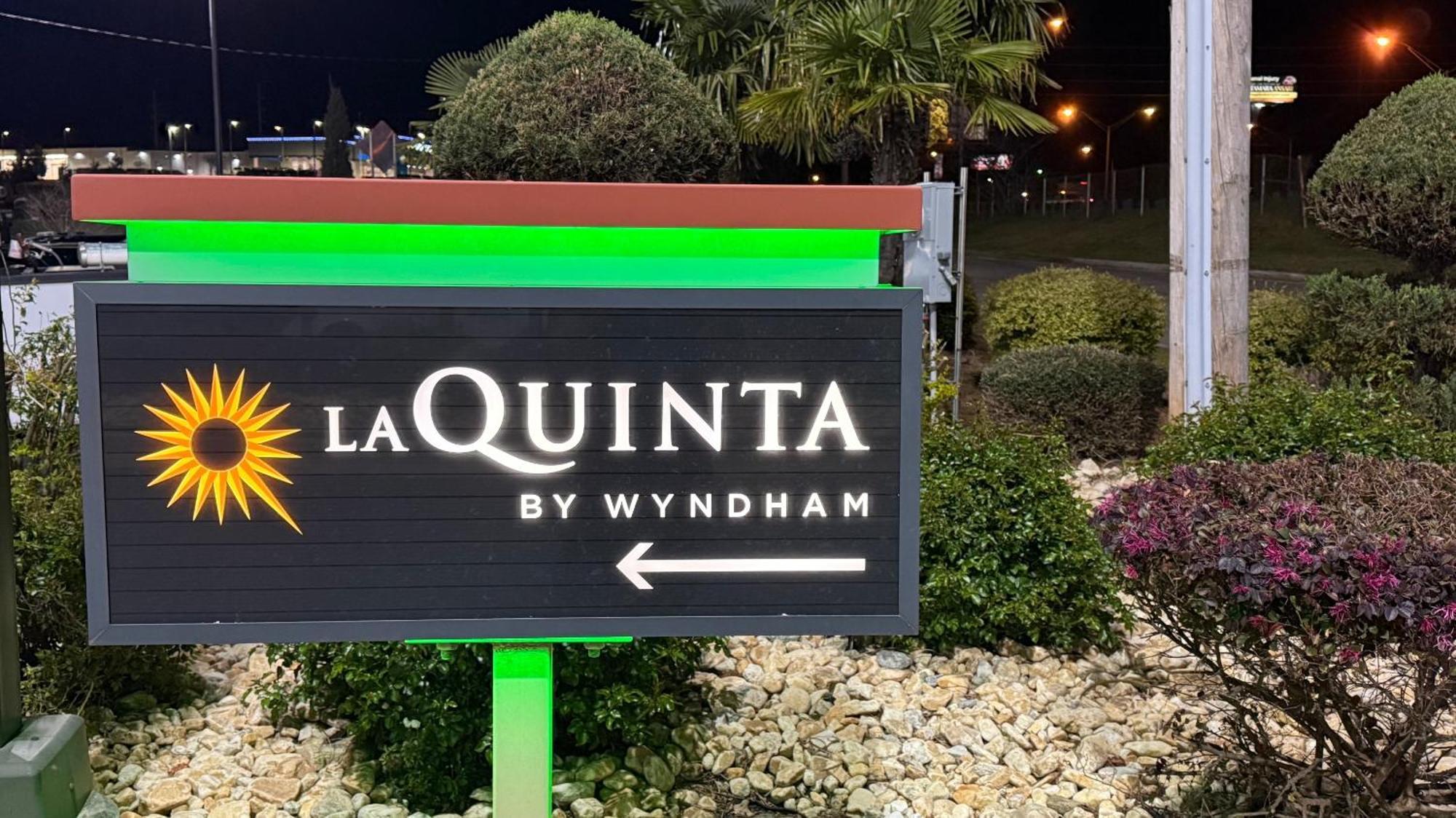 La Quinta By Wyndham Forsyth Hotell Exteriör bild